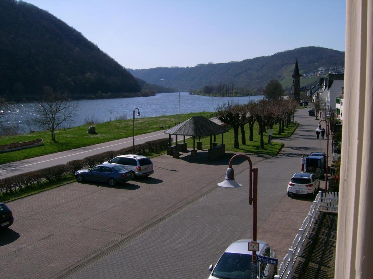 Gasthaus Zur Traube Hatzenport Exteriér fotografie