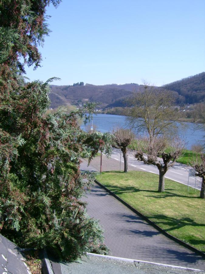 Gasthaus Zur Traube Hatzenport Exteriér fotografie