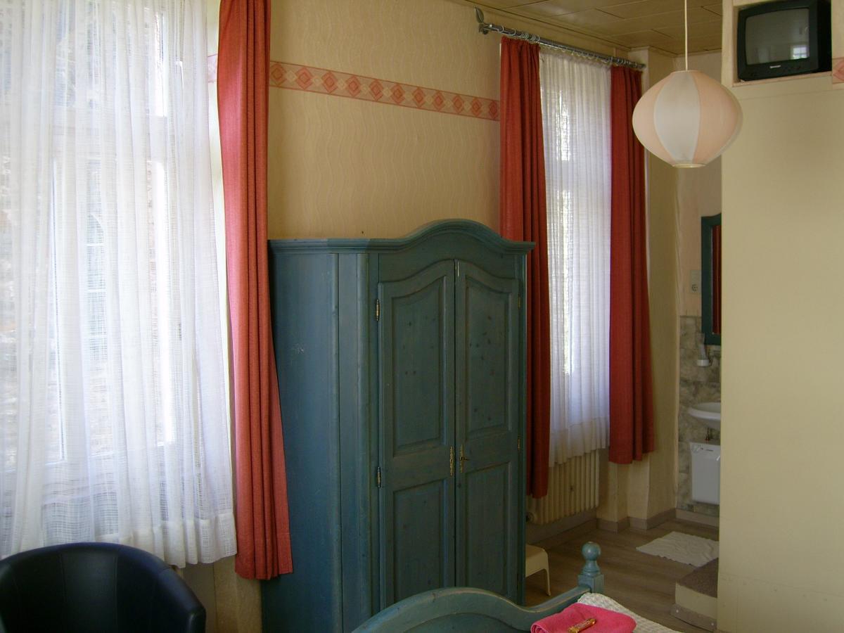Gasthaus Zur Traube Hatzenport Pokoj fotografie