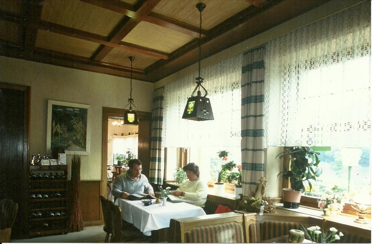Gasthaus Zur Traube Hatzenport Exteriér fotografie