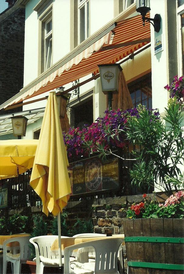 Gasthaus Zur Traube Hatzenport Exteriér fotografie