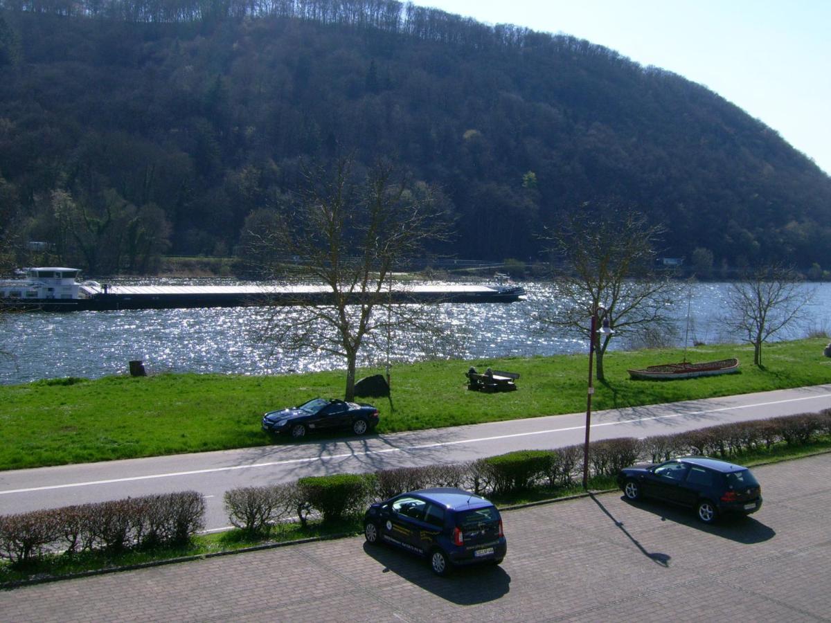 Gasthaus Zur Traube Hatzenport Exteriér fotografie