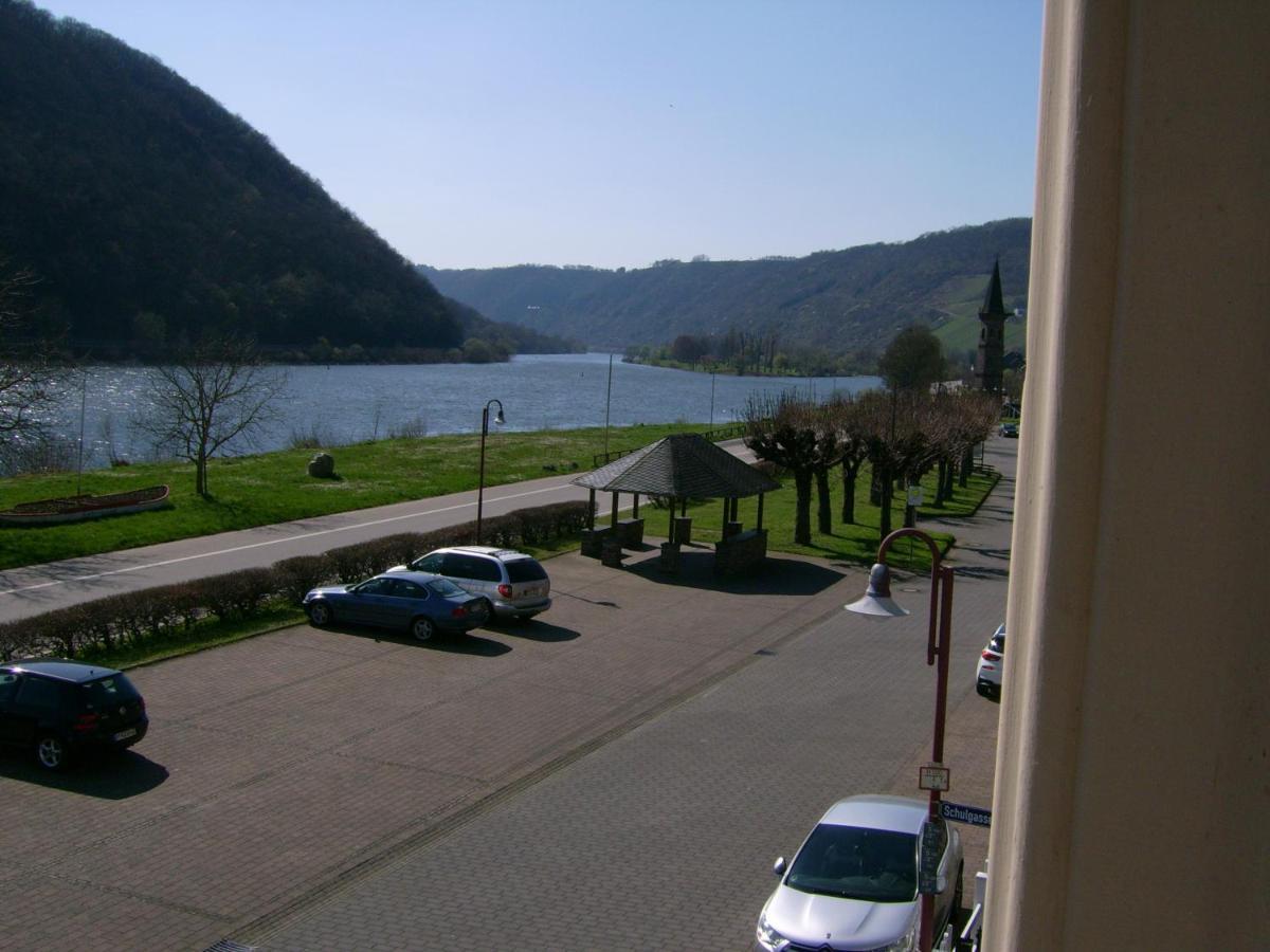 Gasthaus Zur Traube Hatzenport Exteriér fotografie